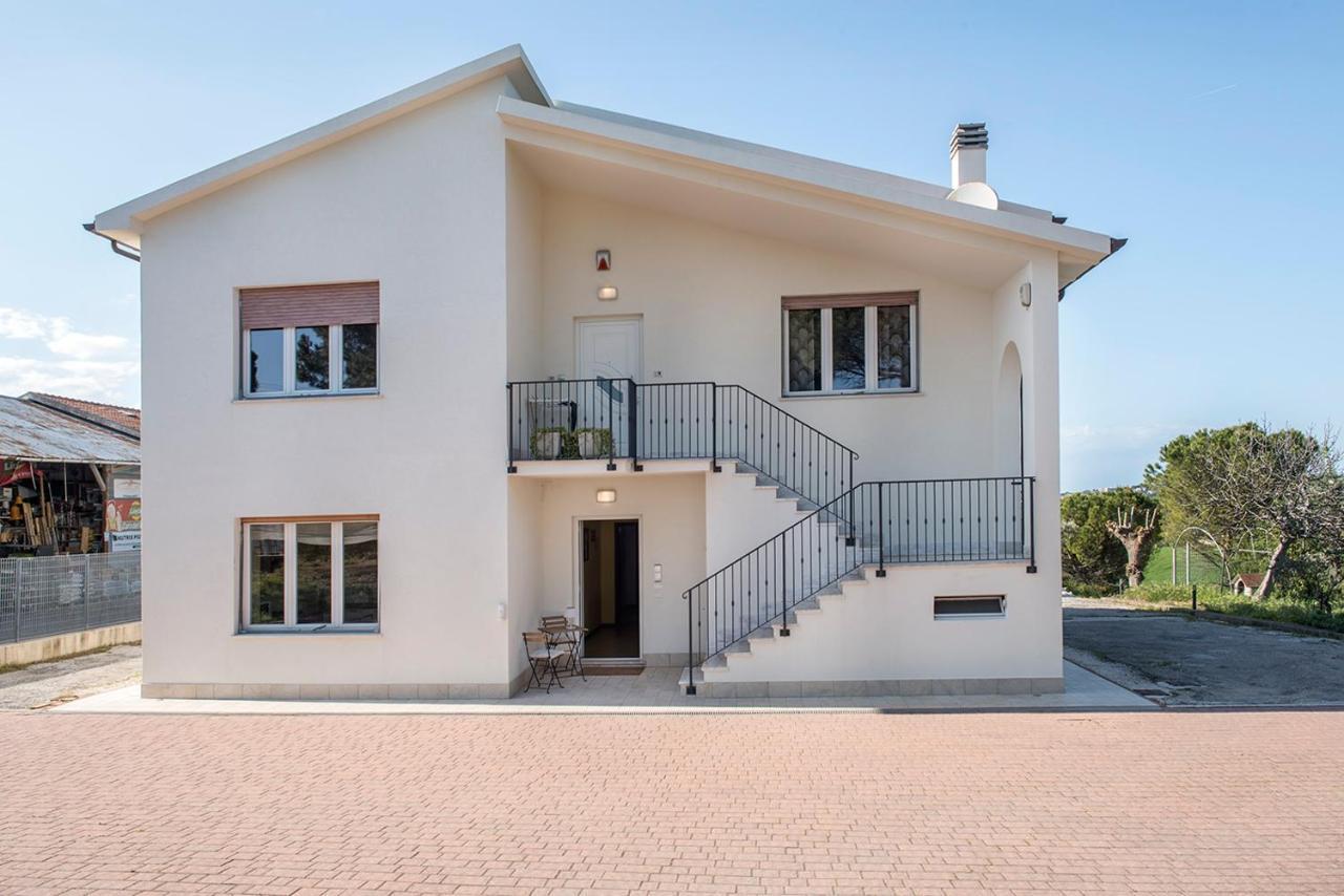 A11 - Varano, Delizioso Trilocale Con Giardino Ancona Exterior foto