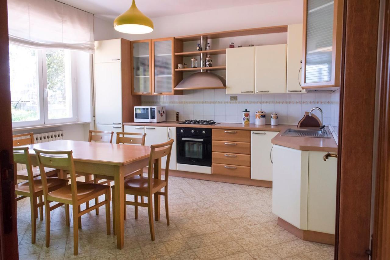 A11 - Varano, Delizioso Trilocale Con Giardino Ancona Exterior foto