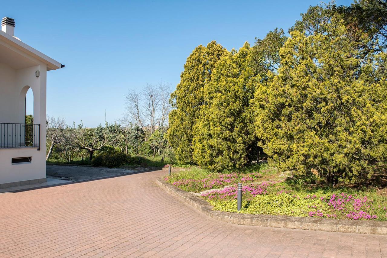 A11 - Varano, Delizioso Trilocale Con Giardino Ancona Exterior foto